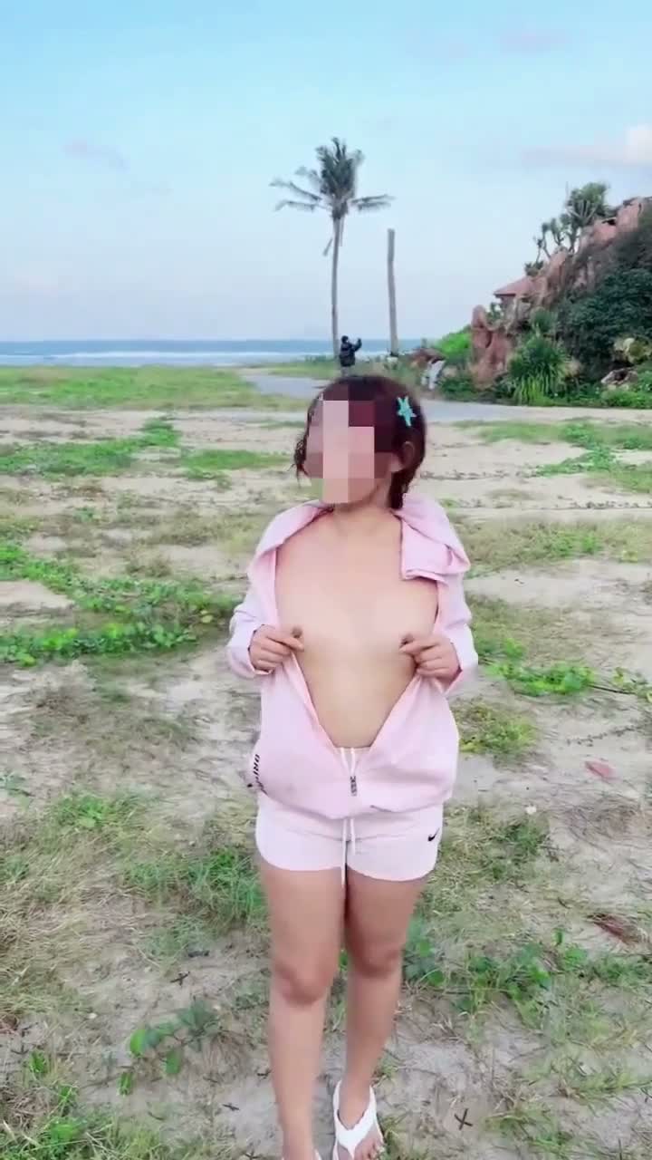 관광지 노출커플 상탈하고 뒤돌아바~(쇼츠)