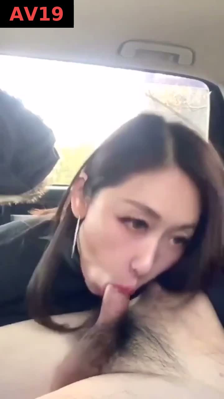 차안에서 사까시해주는 섹녀